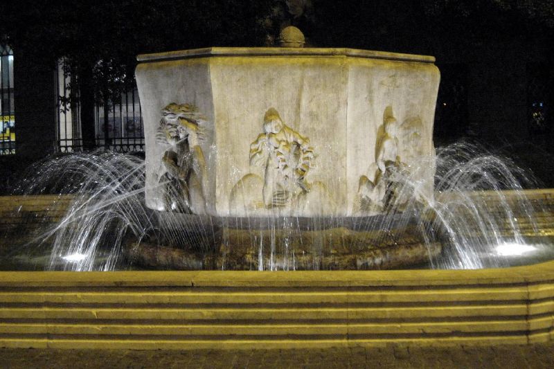 Porta Nuova fountain